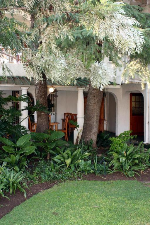 Just Tiffany Guest House & Conference Facility พ็อตเชฟสตรูม ภายนอก รูปภาพ
